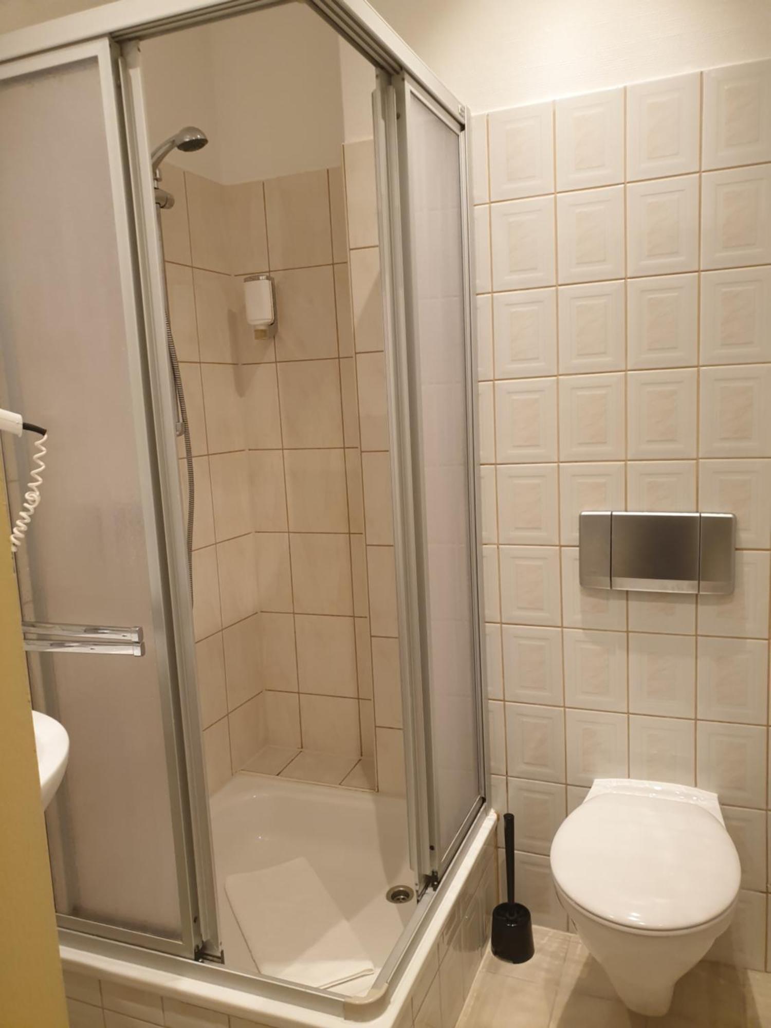 Viadrina Rooms & Apartments Frankfurt-Oder Am Park Im Zentrum Frankfurt  ภายนอก รูปภาพ