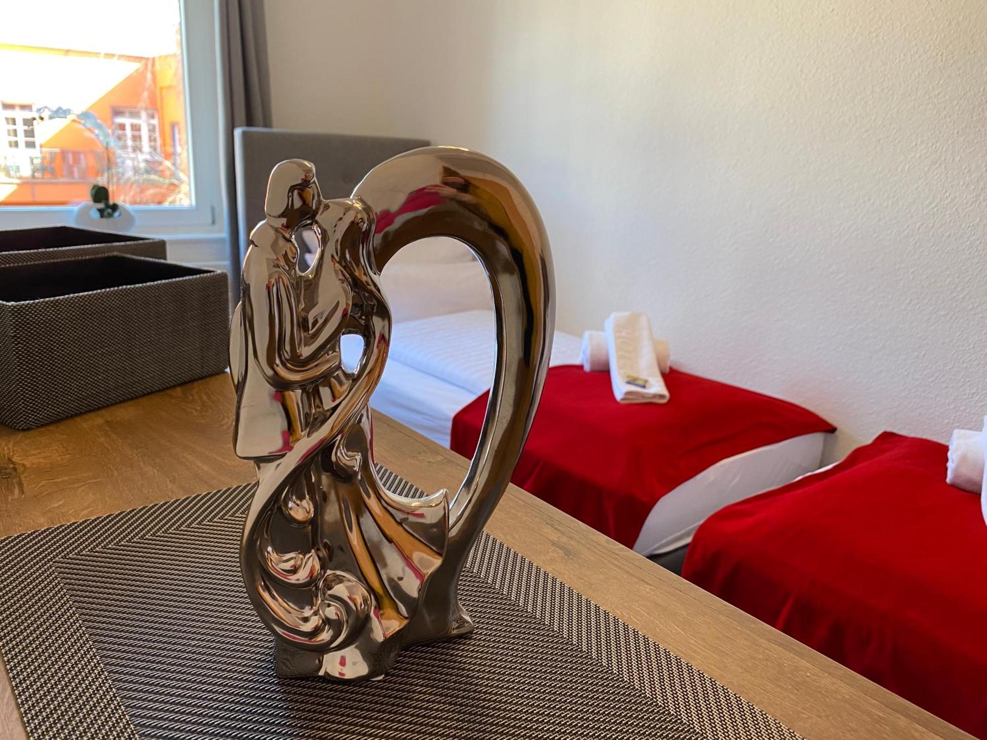 Viadrina Rooms & Apartments Frankfurt-Oder Am Park Im Zentrum Frankfurt  ภายนอก รูปภาพ