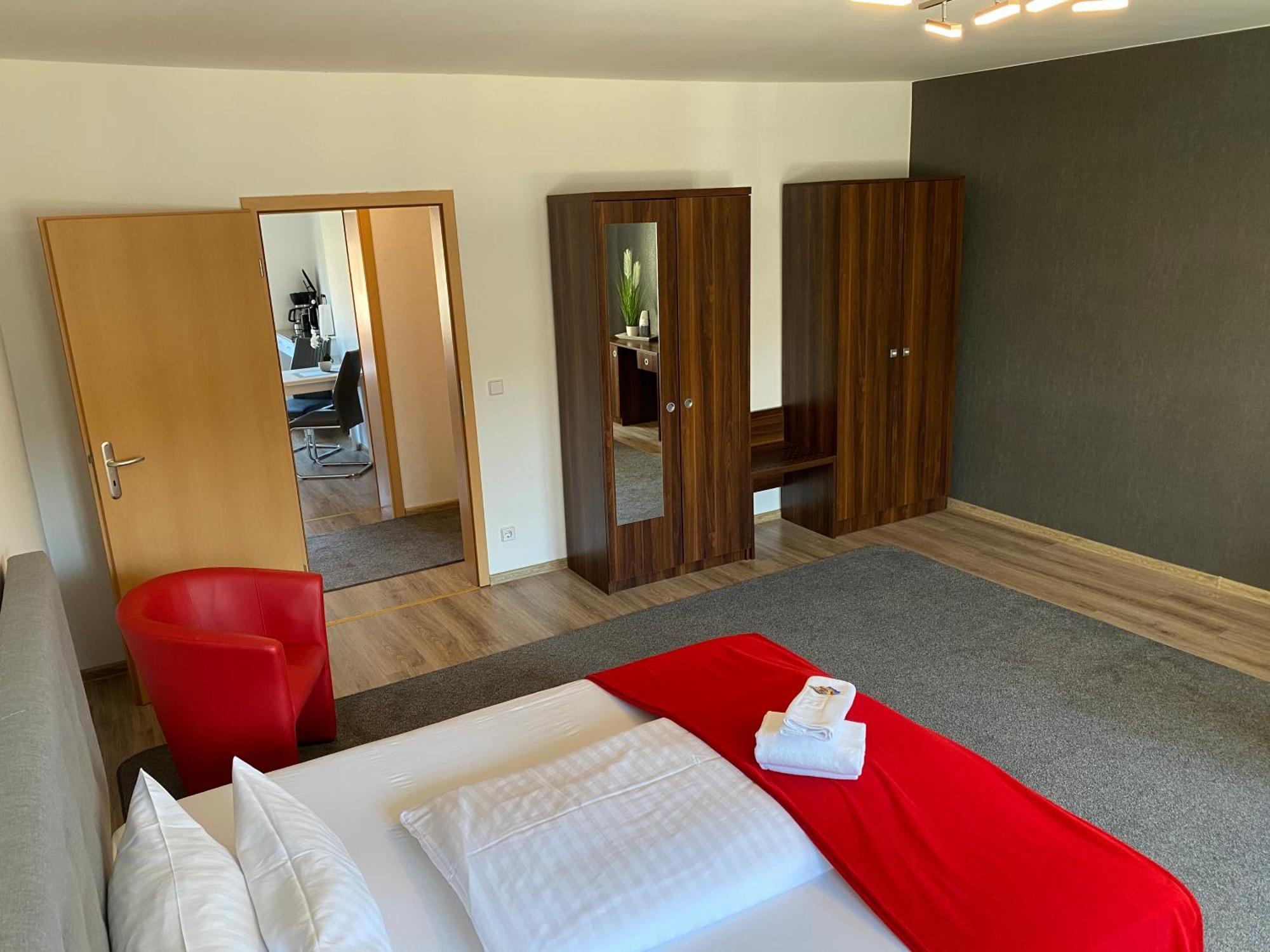 Viadrina Rooms & Apartments Frankfurt-Oder Am Park Im Zentrum Frankfurt  ภายนอก รูปภาพ
